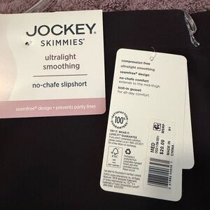 Jockey Skimmies Ultralight Smoothing No-Chafe Slipshort — Black